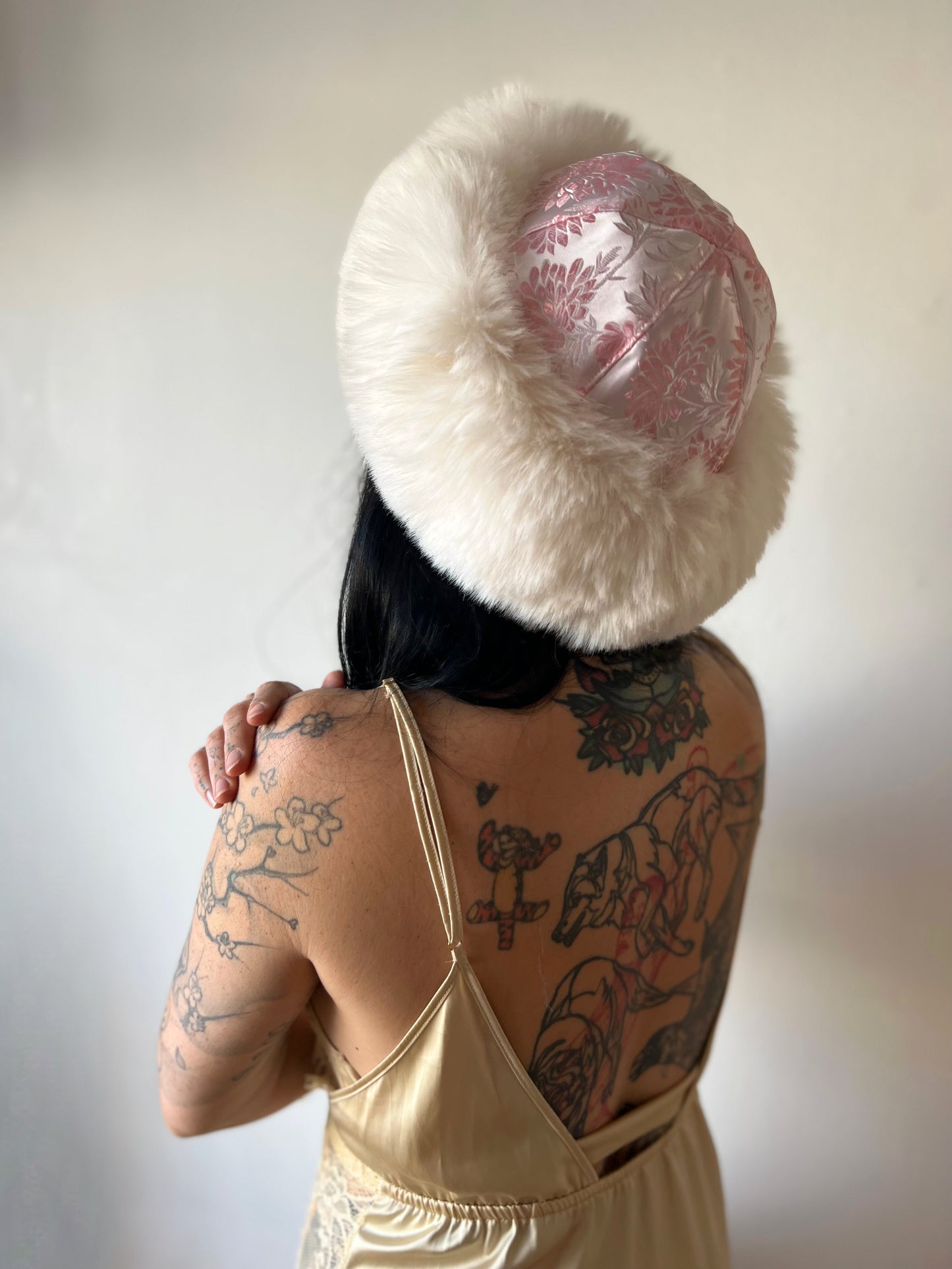 Blossom faux fur hat